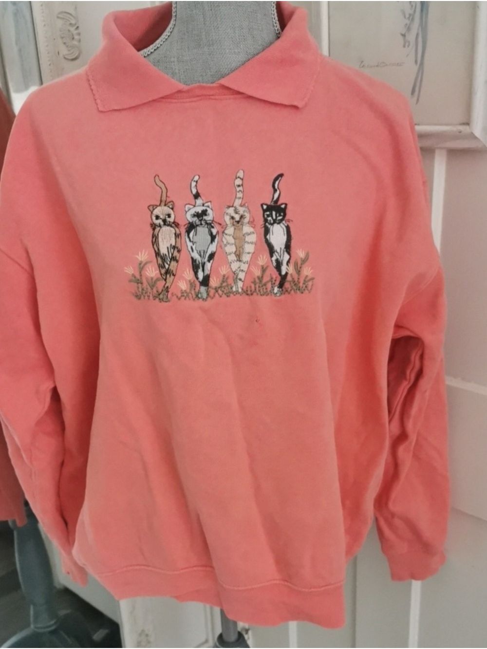 Vintage  Lakewear 90sY2K Embroidered CoralPink Cat GraphicCollared  Sweatshirt L
